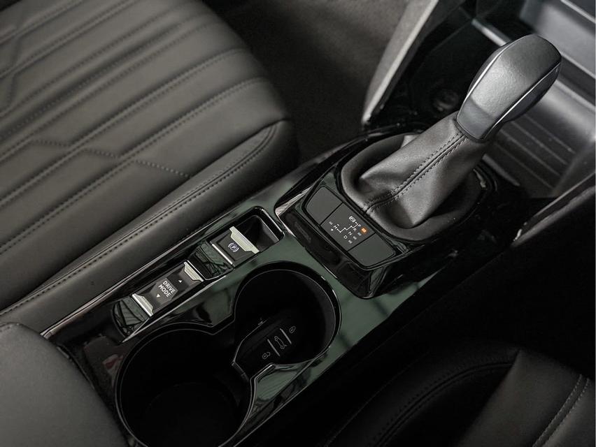 Peugeot 2008 1.2Allure ปี23 9