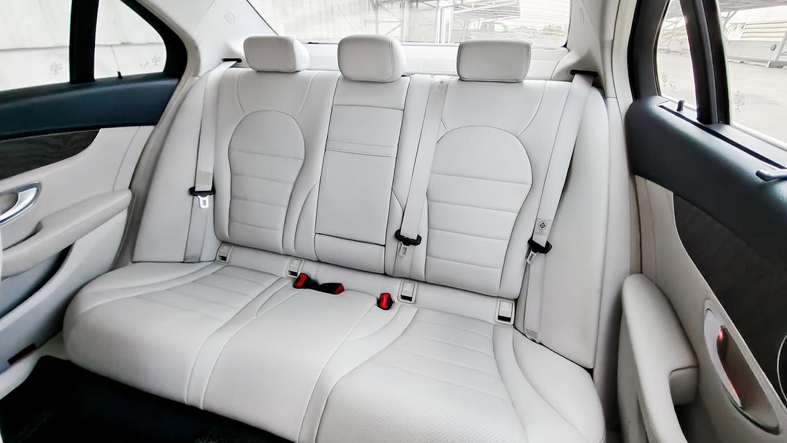 Benz C300 Bluetech Hybrid Exclusive ปี 2015 3