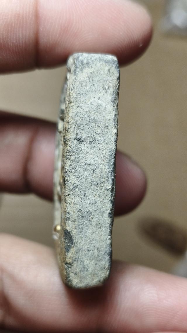 พระหลวงปู่ทวดเนื้อว่านกล่องไ่ม้ขีด รูปที่ 3