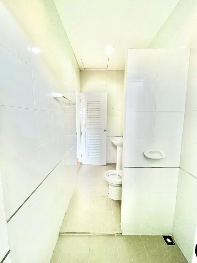 ให้เช่าทาวน์โฮมออฟฟิศ 3 ชั้น ตลาดใจโต บางเสาธง สมุทรปราการ  พร้อมอุปกรณ์ 2