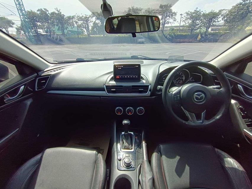 Mazda 3 รุ่น 2.0S sport ฟรีดาวน์ จัดเต็ม 6