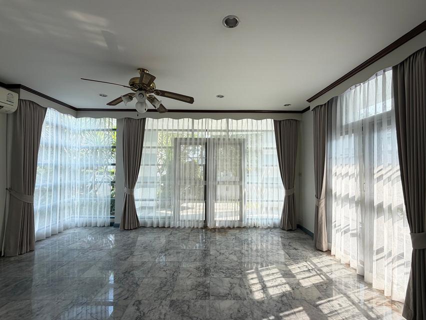 ให้เช่าบ้านเดี่ยว หมู่บ้านโฮมเพลส รามคำแหง 140 พร้อมเข้าอยู่ ทำเลดี เดินทางสะดวก ใกล้รถไฟฟ้าสายสีส้ม 3