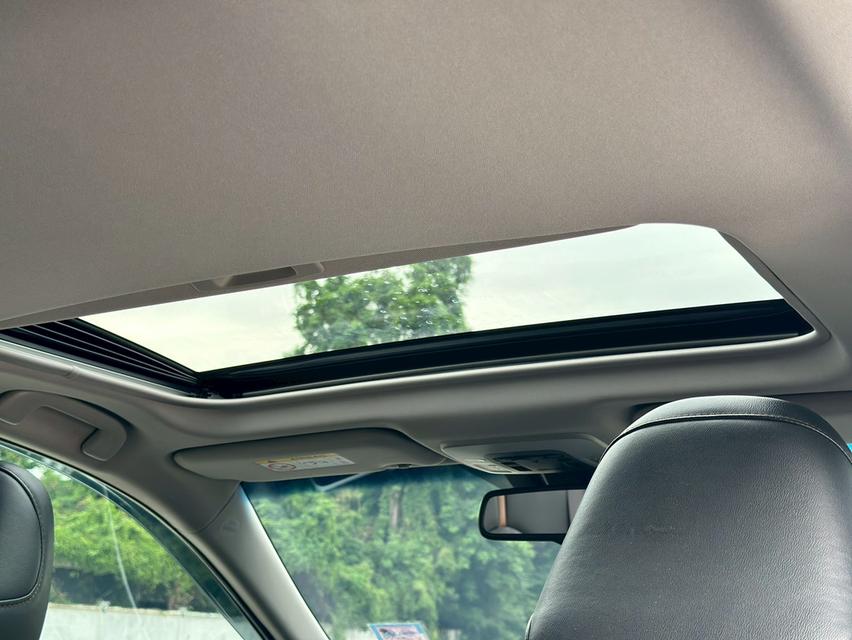 รหัสรถ PAT9221 Toyota Camry 2.5HEV Premium สีขาวมุก ปี 2022 15