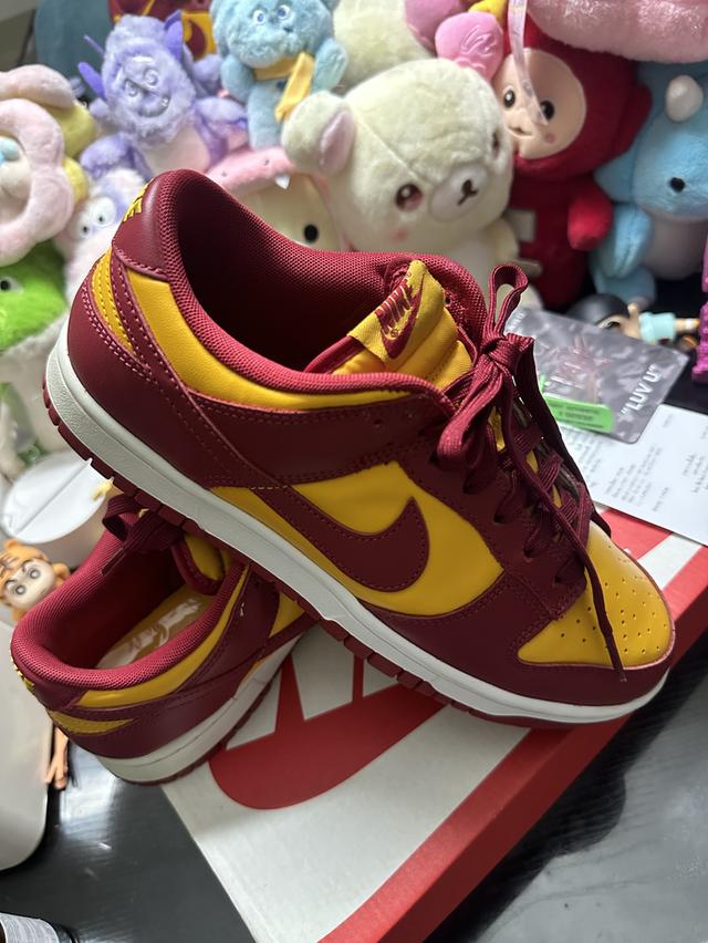 Nike Dunk Low 🔴🟡📌 Size : 42 / 8 US / 26.5 CM 🔥 สภาพ มือ1 มีกล่องให้🔥- ของแท้ 💯✅*นัดรับได้ครับละแวกกใกล้เคียง 3