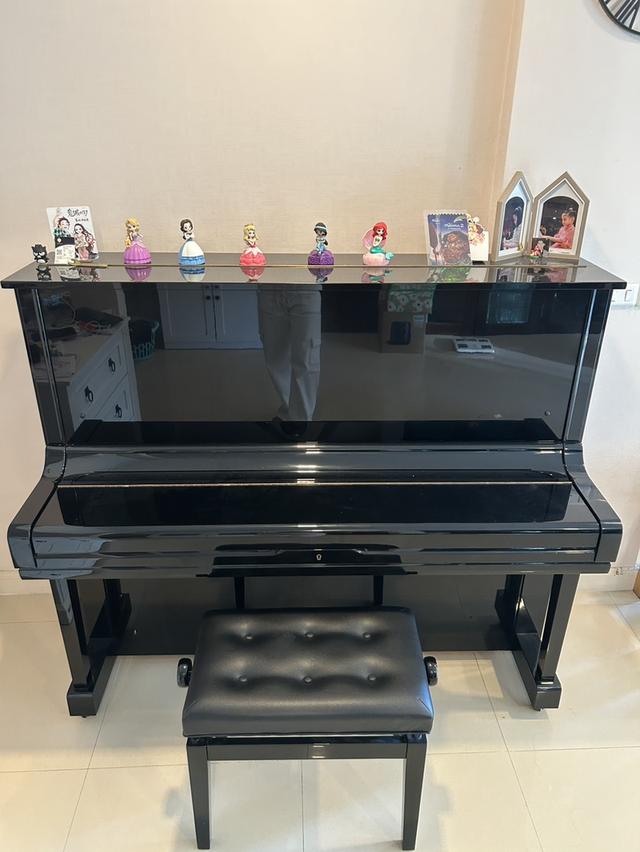 เปียโน Yamaha U3 กว้าง 153 cm สูง 130 cm หนา 65 cm
