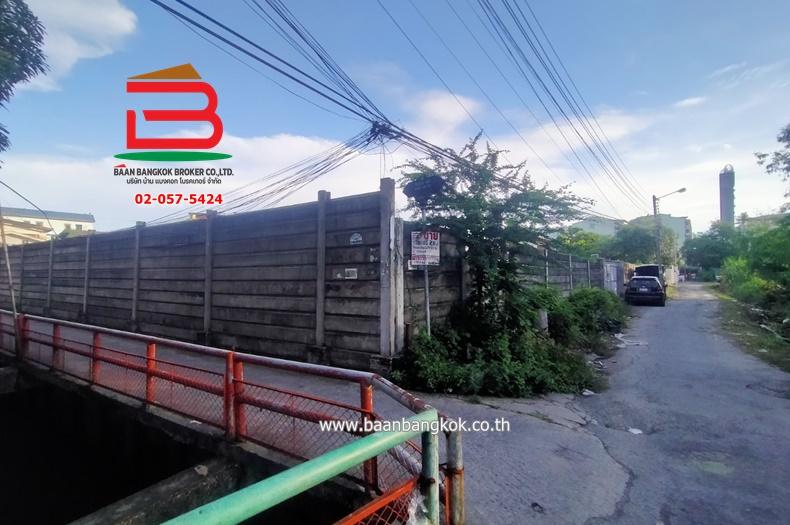 ที่ดินเปล่า เนื้อที่ 1-3-8 ไร่ จันทน์ 43 แยก 18 (ซอยสมาคมตระกูลโต๋ว), ใกล้เซ็นทรัลพระราม 3 ถนนเจริญราษฎร์ แขวงบางโคล่ เขตบางคอแหลม 4