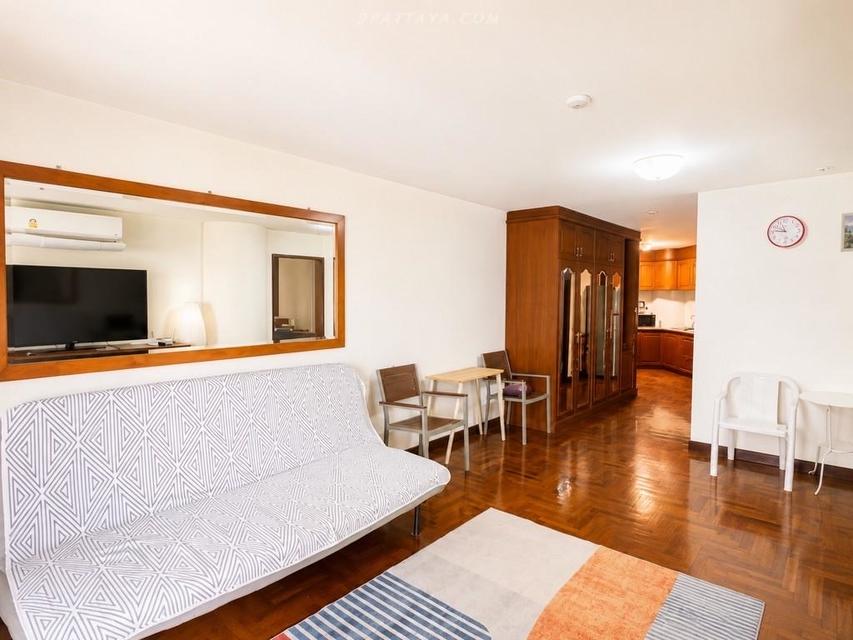 For Sale — Spacious Condo at Sky Beach WongamatSpacious 1-bedroom condo in Sky Beach Condominium, a luxury beachfront high-rise in prestigious Naklua 3