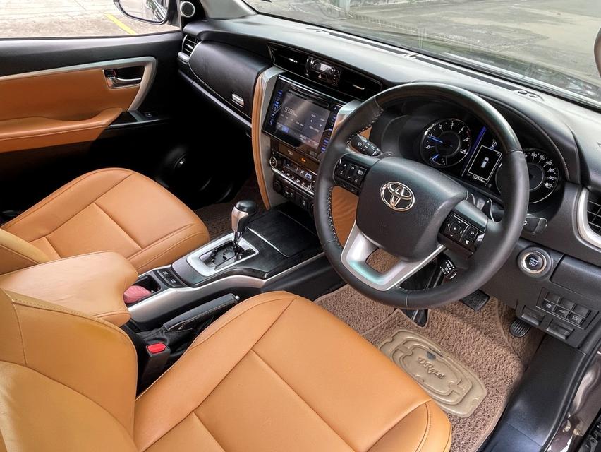 Toyota Fortuner 2.8V 4wd ปี18 10