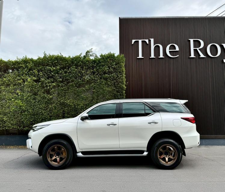 Toyota Fortuner 2.4 G สีขาว ปี2020รถมือเดียวป้ายแดง สีเดิมไม่เคยชน เจ้าของดูแลดี ใช้น้อย สภาพพร้อมใช้งาน 3