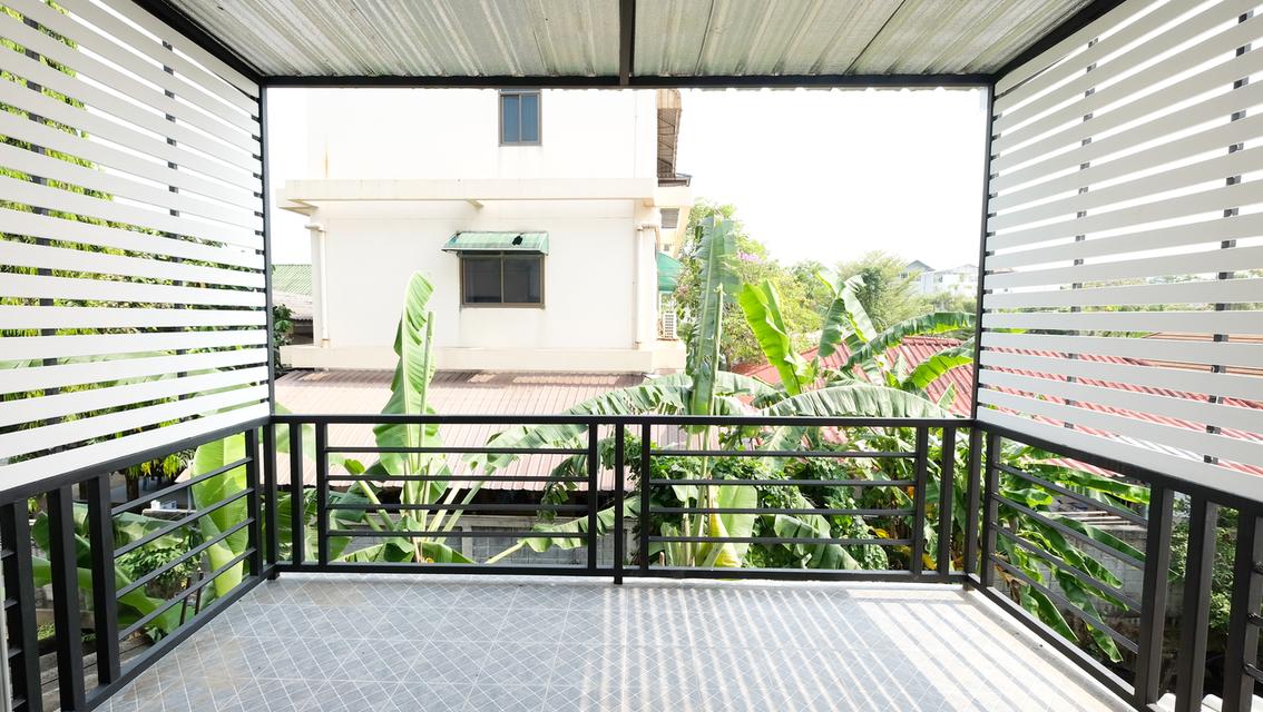 ให้เช่า TownHome 4 ชั้น Renovate ใหม่ทั้งหลัง! 5 ห้องนอน 3 ห้องน้ำ 1 ห้องครัว 15