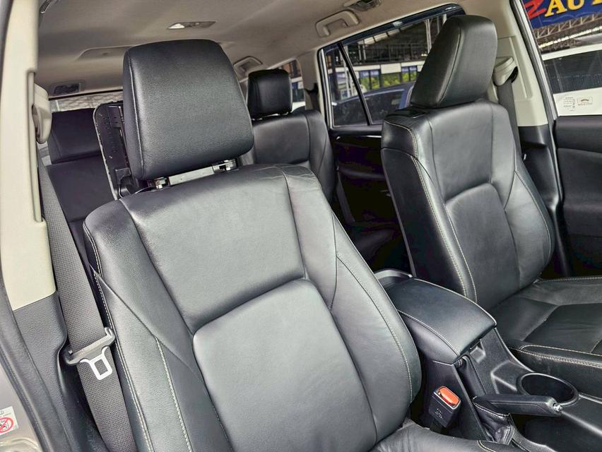 ขาย Toyota innova 2.8V ปี17 9