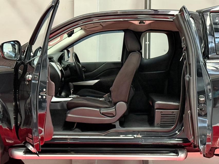 2018 NISSAN NAVARA 2.5 V AUTO รถมือเดียวออกป้ายแดง รถวิ่งน้อย เข้าศูนย์ตามระยะ รถไม่เคยมีอุบัติเหตุครับ 14