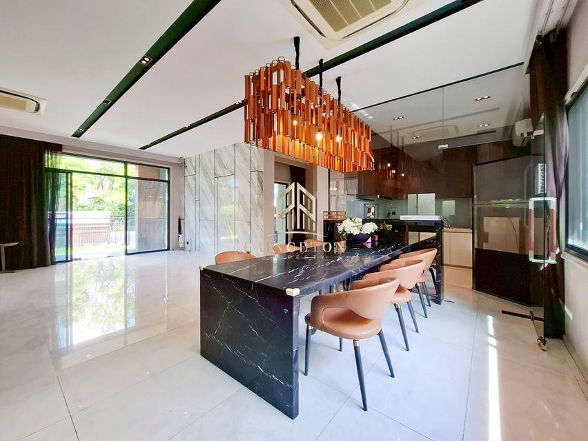 Grand Bangkok Boulevard Rama 9 A luxurious corner home located on New Krungthep Kreetha Road 7
