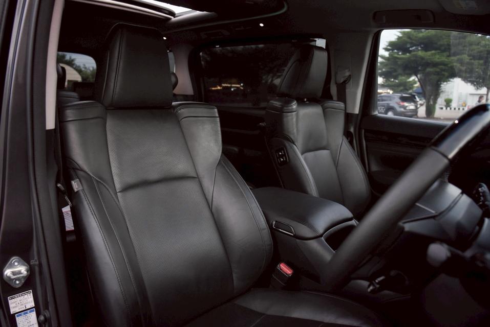 รหัสรถ CBL7482 Toyota Vellfire 2.5 Hybrid ZRG Edition E-Four AT 2015 9