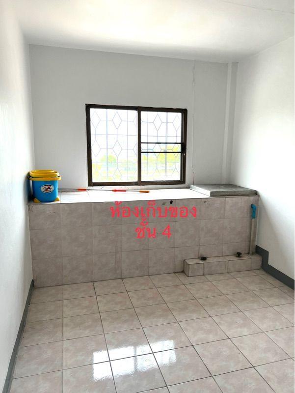 ให้เช่าอาคารพาณิชย์ 3 ชั้นครึ่ง หมู่บ้านรุ่งกิจวิลล่า7 ถนนร่มเกล้า42 เขตลาดกระบัง จังหวัดกรุงเทพ  15