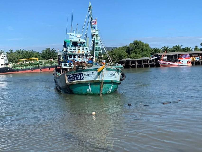 ขายเรือประมงลากคู่ กันตัง