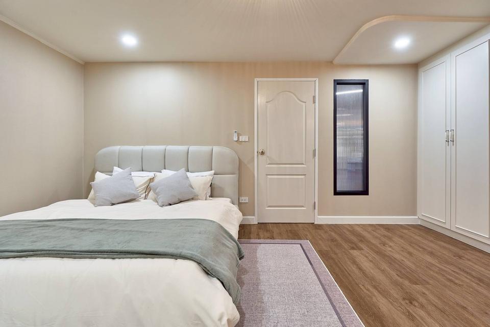 🏙️ให้เช่าคอนโดสวยหรู ดีไซน์ทันสมัย ห้องมุมเป็นส่วนตัว วิวเมืองพาโนรามา 12