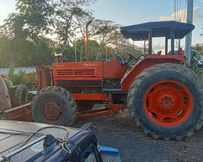 ขาย รถไถ KUBOTA M8950 5