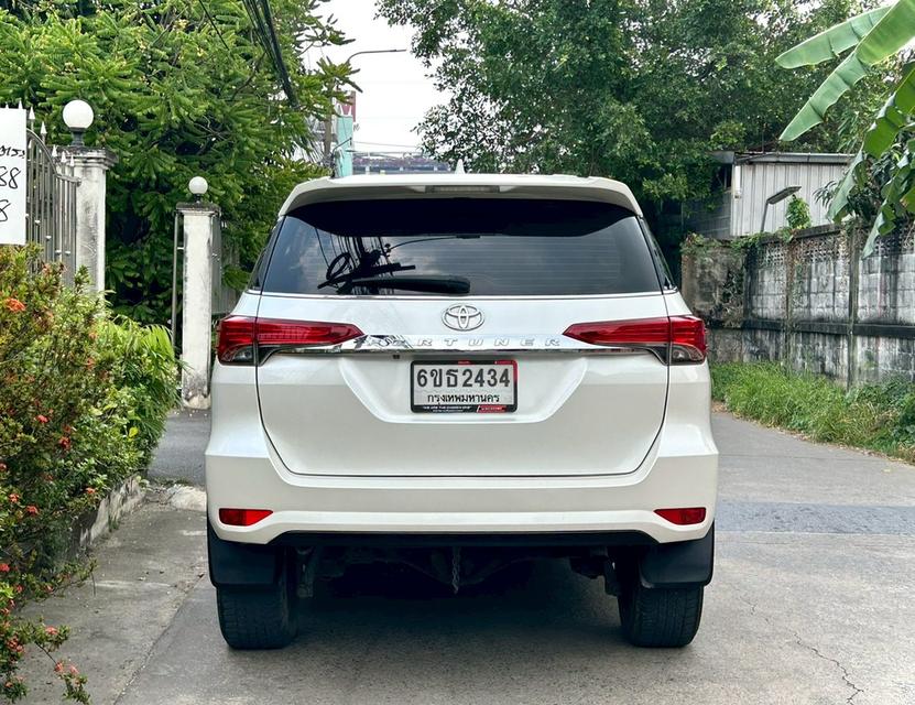 Toyota Fortuner 2.4V ปี17 รูปที่ 6