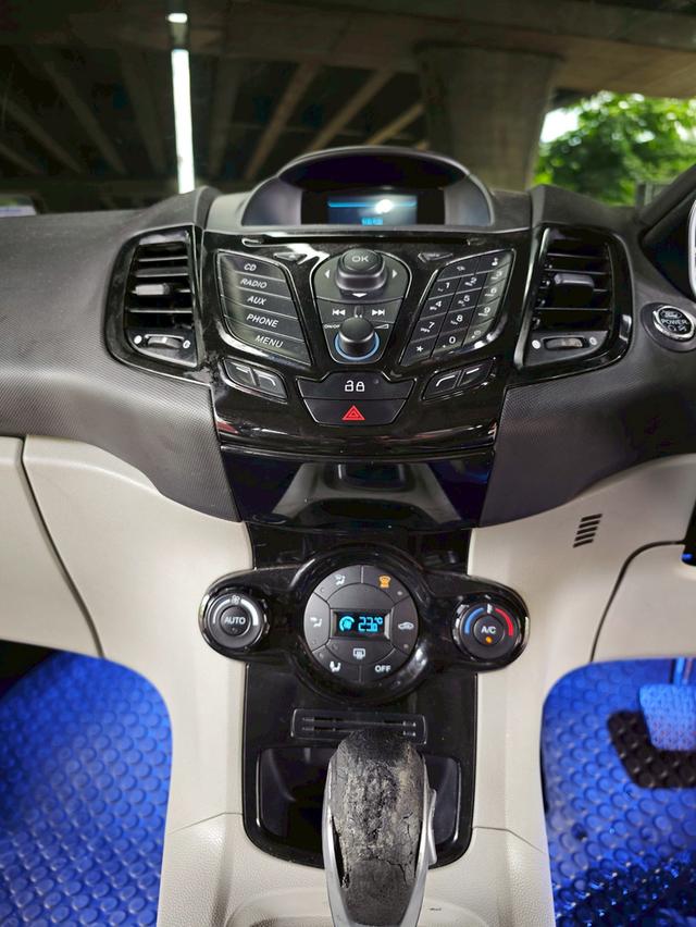 Ford Fiesta 1.0 Turbo Eco Boost AT ปี 2015 รถสวยไมล์น้อย  12