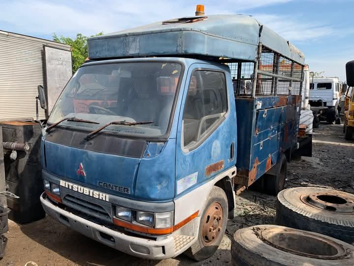 Mitsubishi Canter 6 ล้อเล็ก