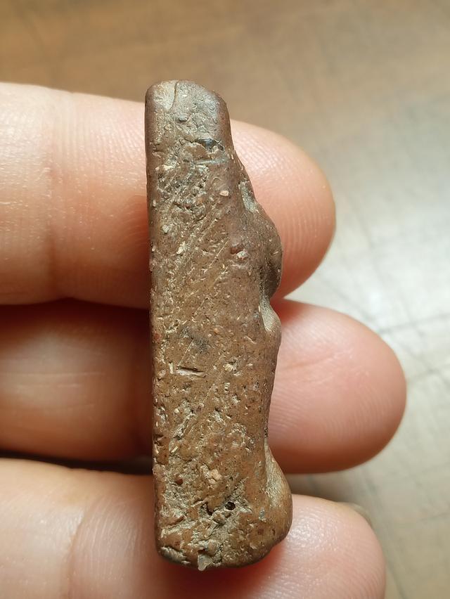 สมเด็จนางพญาพิมพ์เข่าตรง รูปที่ 3