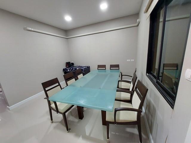 ให้เช่า ทาวน์โฮม3ชั้น วิวสระว่ายน้ำ 25ตรว.อยู่ถนน รามอินทรา65 ใกล้แฟชั่นไอส์แลนด์ 5