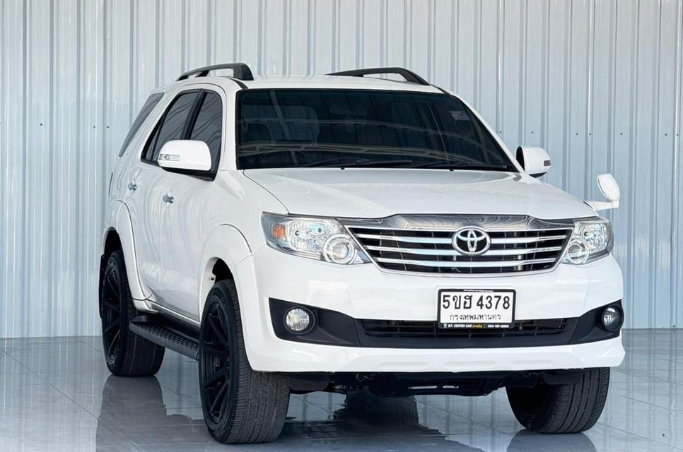 Toyota Fortuner 2.7V เบนซิน เกียร์ออโต้  ปี2012