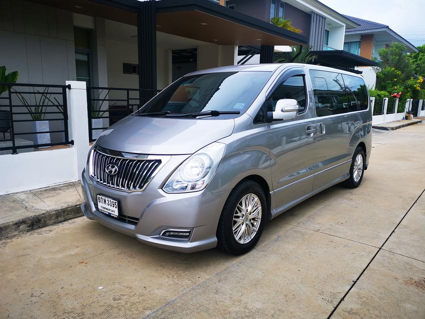 Hyundai Grand Starex 2.5 VIP (ปี 2017) Van AT 1