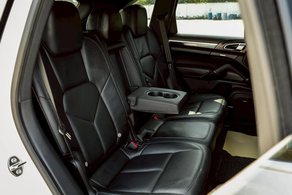 รหัสรถ CBL7569 PORSCHE CAYENNE 3.0 S Hybrid 4WD AT 2014 รูปที่ 14