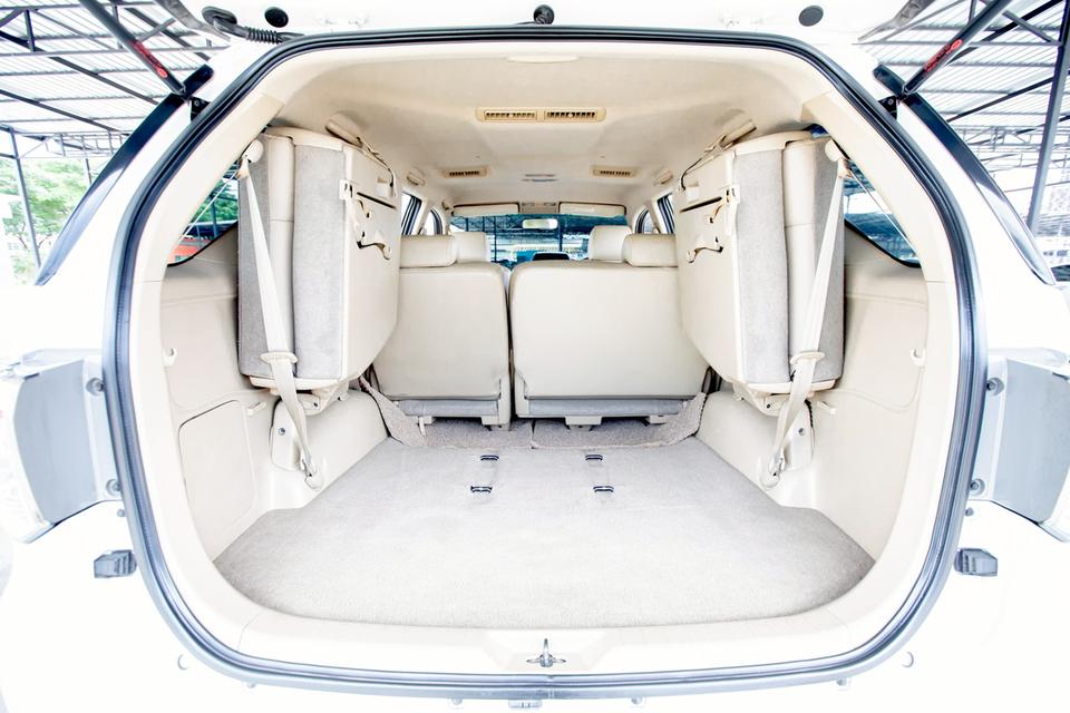 TOYOTA FORTUNER 3.0V สีขาว ปี 2013 ของแต่งหลายแสน  12