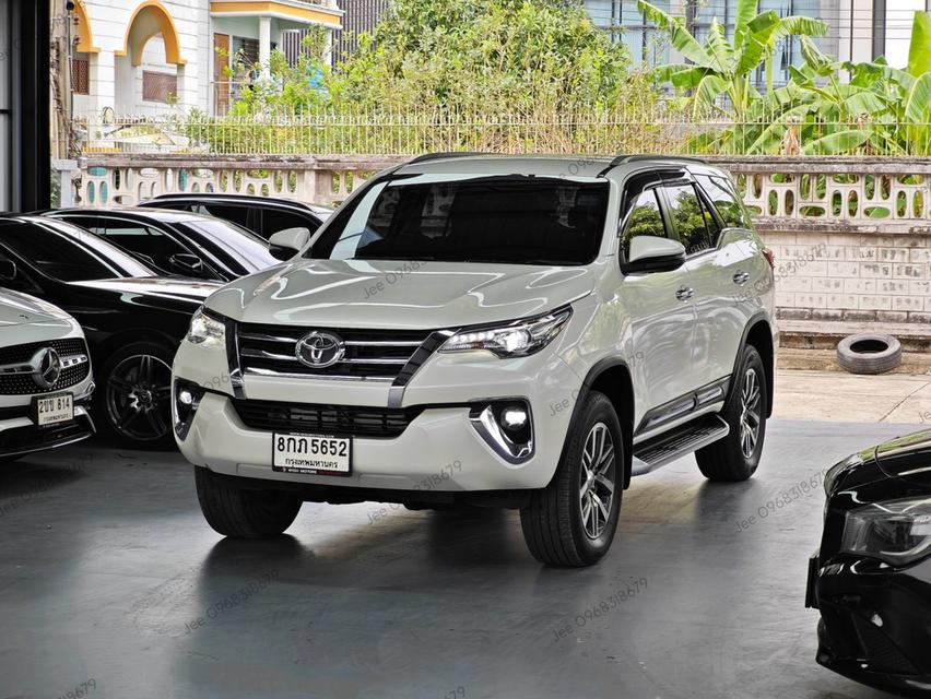 Toyota Fortuner 2.4 V 4WD ปี 2018 จดปี 2019
