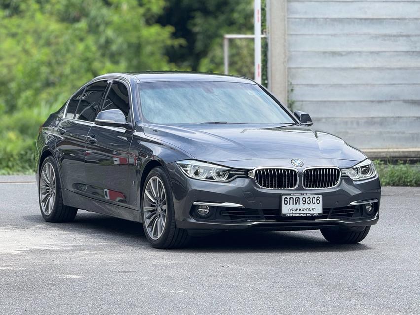 BMW 330e Luxury F30ปี 2016 เลขไมล์ 35,600 กม.