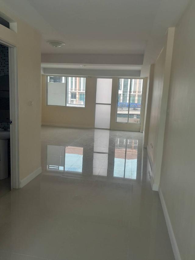 ให้เช่าอาคารพาณิชย์ 3 ชั้น ลำลูกกาคลอง 3 ทำเลดี พร้อมเข้าอยู่ ใกล้สถานีรถไฟฟ้า bts คูคต 4