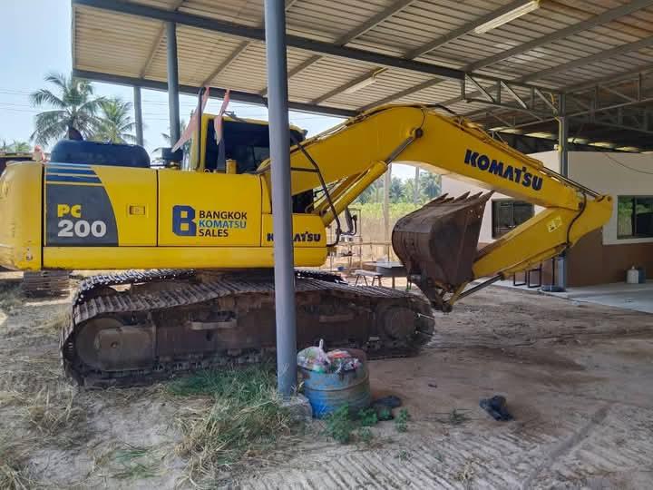 แมคโค ยี่ห้อ KOMATSU 4