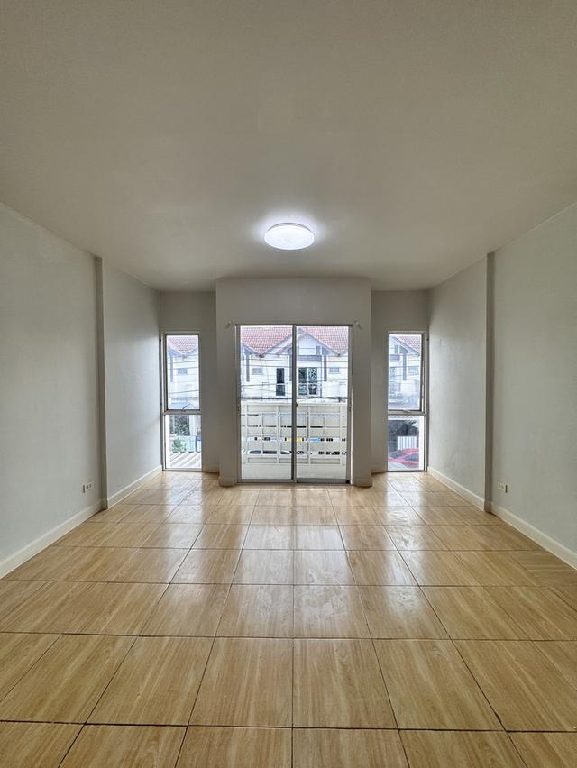 ขายบ้านทาวเฮาส์ หมู่บ้านTheTown  เพิ่มสิน20 กทม. 3