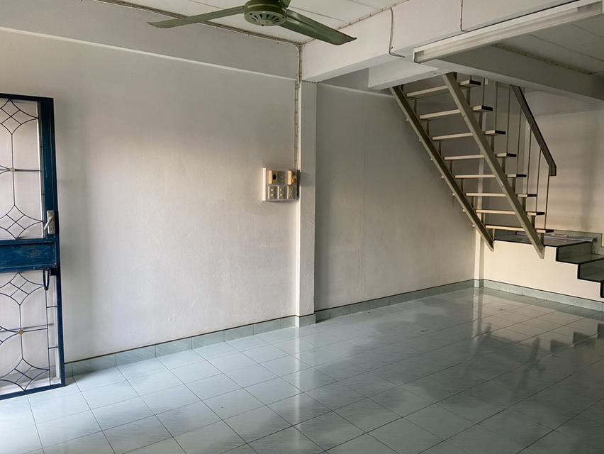 ขาย หรือ ให้เช่าด่วน บ้านทาวน์เฮ้าส์ 2ชั้น 23 ต.ร.ว. จอดรถในบ้านได้ 2 คัน ทำเลเดินทางสะดวก ทางด่วนครบ เป็นแหล่งที่อยู่อาศัย  5
