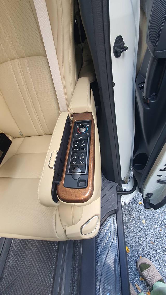 Toyota ALPHARD 30 Hybrid X E-four สีขาว ปี 2023 รูปที่ 7