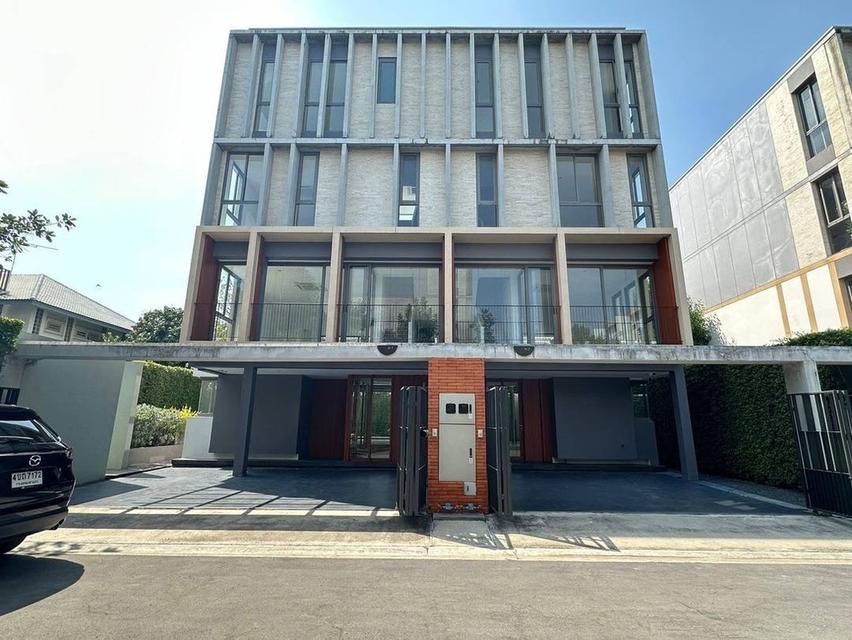 ขายทาวน์โฮม 3ชั้น โครงการ Dhepa รามคำเเหง 118 ใกล้ โรงเรียนนานาชาติ 1