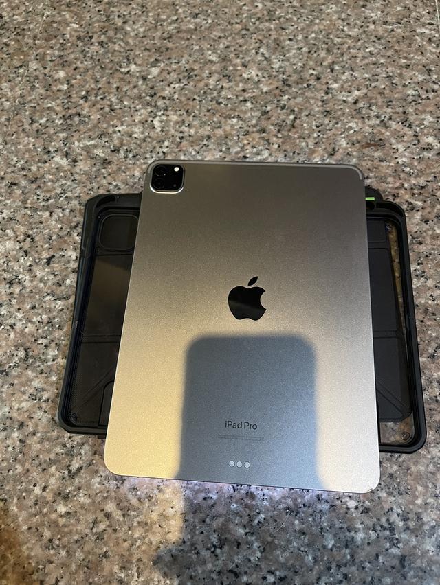 ขายiPadPro11นิ้วM2สีSpace Black128กิ๊กสูนTrueสภาพสวยๆใช้งานดีถูกมากก