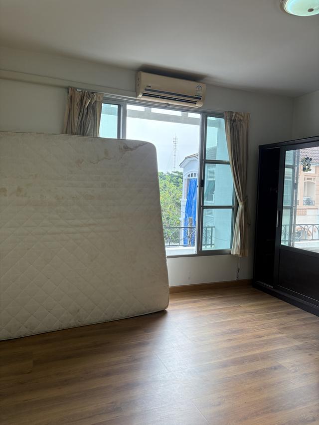 ให้เช่าทาวน์โฮม 3 ชั้น ม.บ้านกลางเมือง โยธินพัฒนา–ลาดพร้าว ใกล้เซ็นทรัลอีสต์วิลล์ เลียบด่วนรามอินทรา 6
