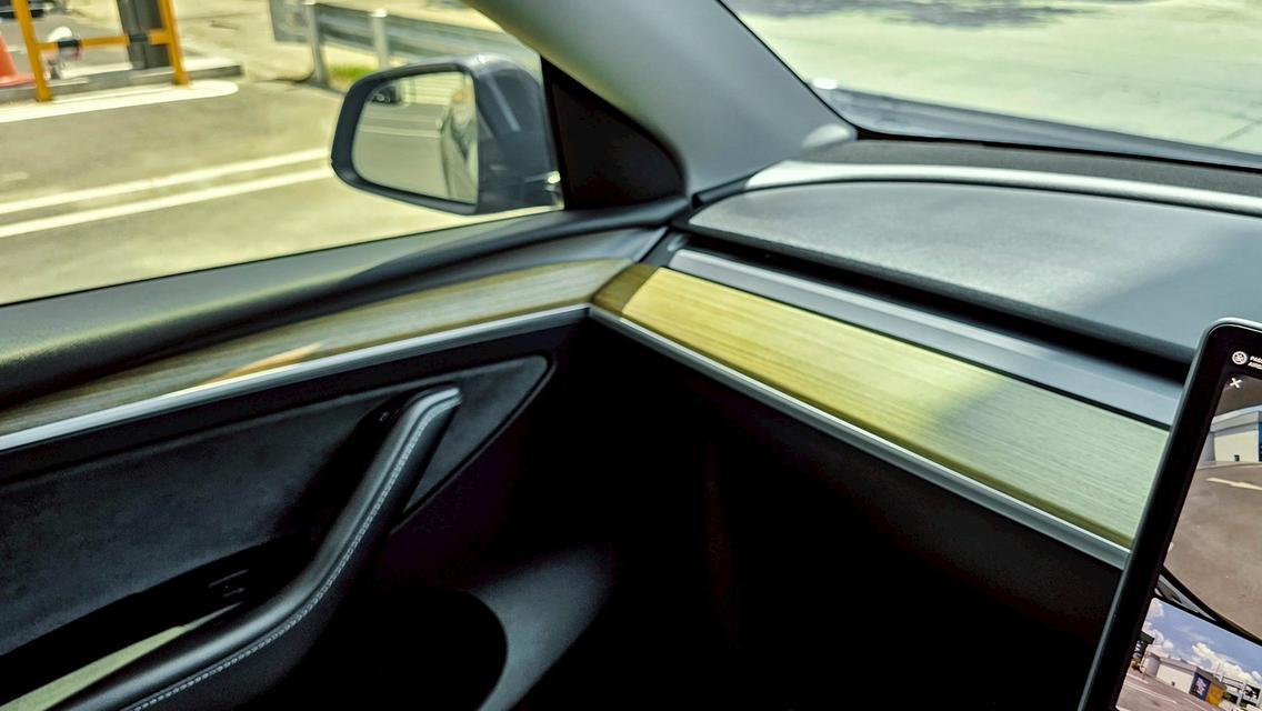 (แจ้งรหัสรถ: AVA6386)⚡️ TESLA Model Y Long Range AWD AT 2023 รูปที่ 18