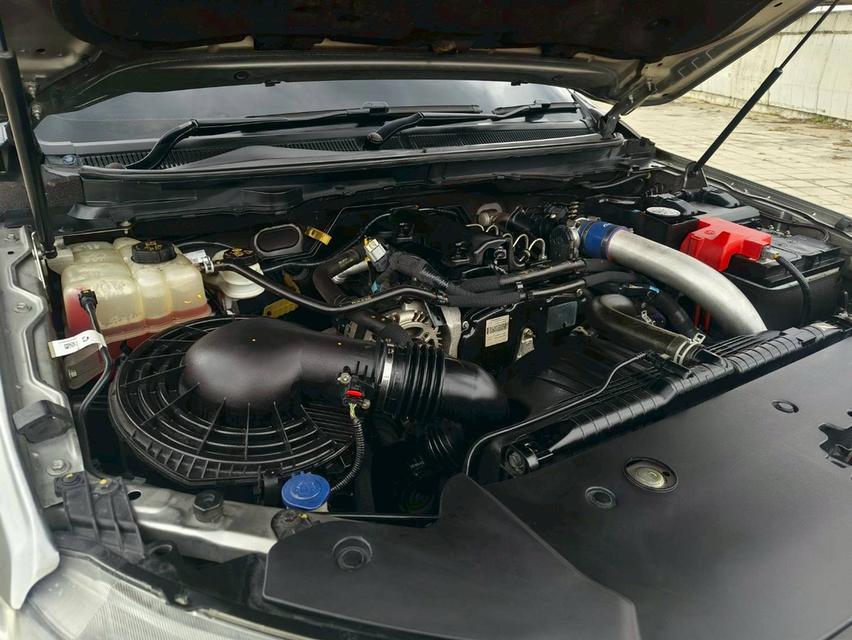 Ford Ranger Hi-Rider Double Cab 2.2 XLT เกียร์ Auto สีเทา รถปี 2017 จด ปี 2018 19