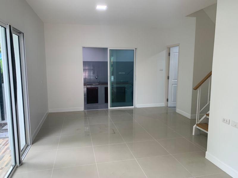 ขายทาวน์เฮาส์ 2 ชั้น,เนื้อที่ 25 ตรว. หมู่บ้านอารียา เดอะคัลเลอร์ เฟส 2 ถนนสุเหร่าคลองหนึ่ง 15 แขวงบางชัน เขตคลองสามวา จังหวัดกรุงเทพมห 5