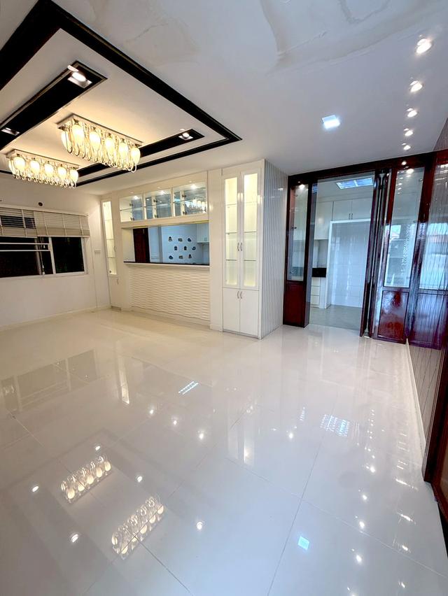 ขายบ้านหรู เสนาเเกรนด์โฮม รังสิต - ติวานนท์ (หลักหก) มีสระน้ำ 11