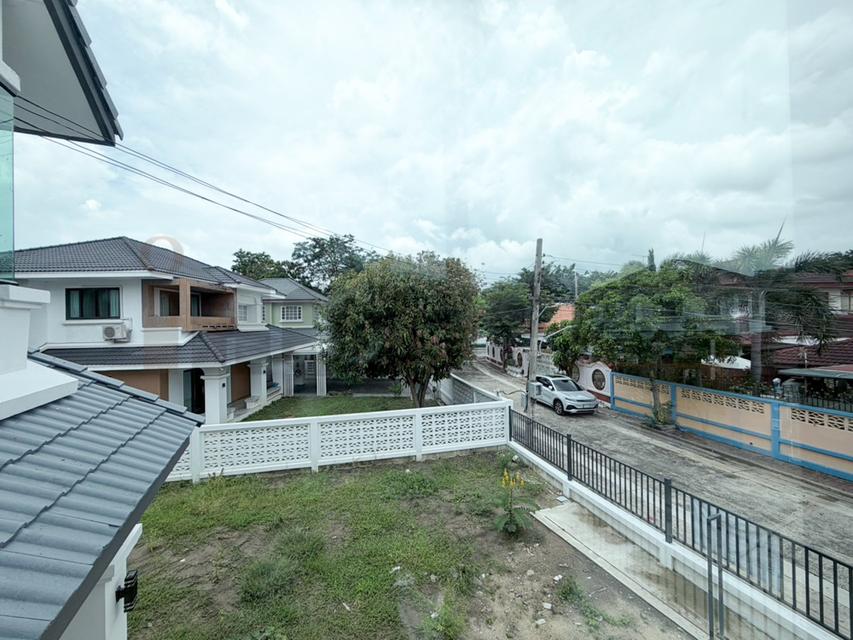 ชลลดา บางบัวทอง นนทบุรี 14