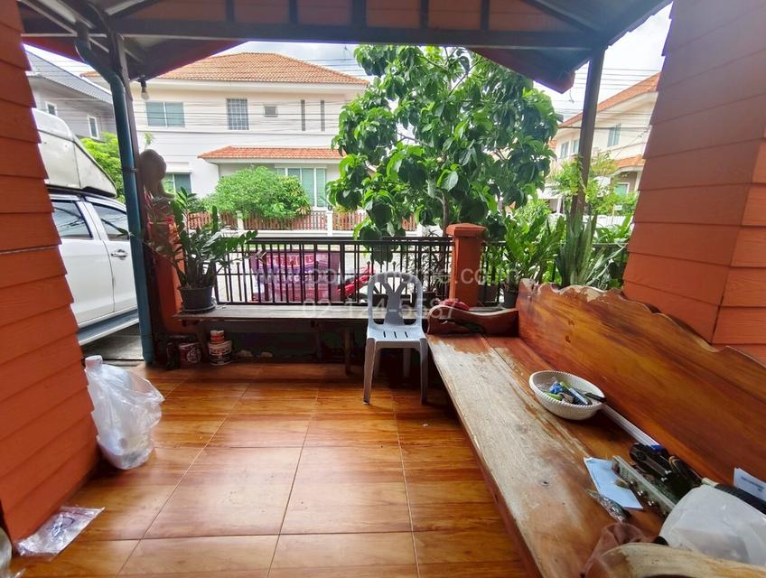หมู่บ้านอู่ทองเพลส 6 ซอยเปียร์นนท์ ใกล้ตลาดเปียร์นนท์ ถนนลำลูกกา ต.คูคต อ.ลำลูกกา จ. ปทุมธานี 6
