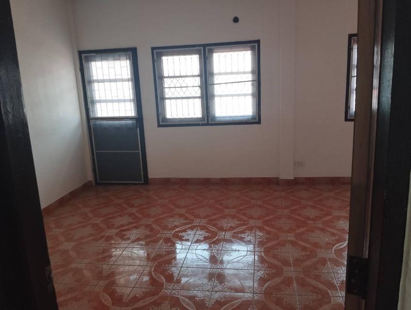 ขายทาวน์เฮ้าส์ 2 ชั้น รีโนเวทใหม่ พร้อมอยู่ 26 ตร.ว. ซ.นวมินทร์ 111 6