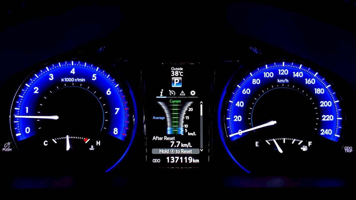 ขาย Toyota Camry 2.5G Esport ปี17 8