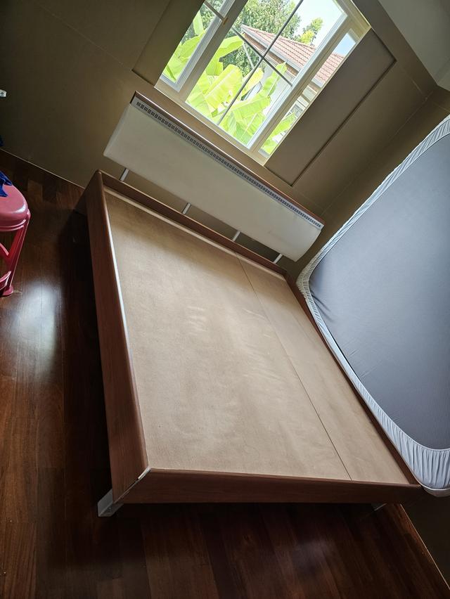 เตียงไม้ ขนาด 6 ฟุตพร้อมไม้อัดรองเตียง